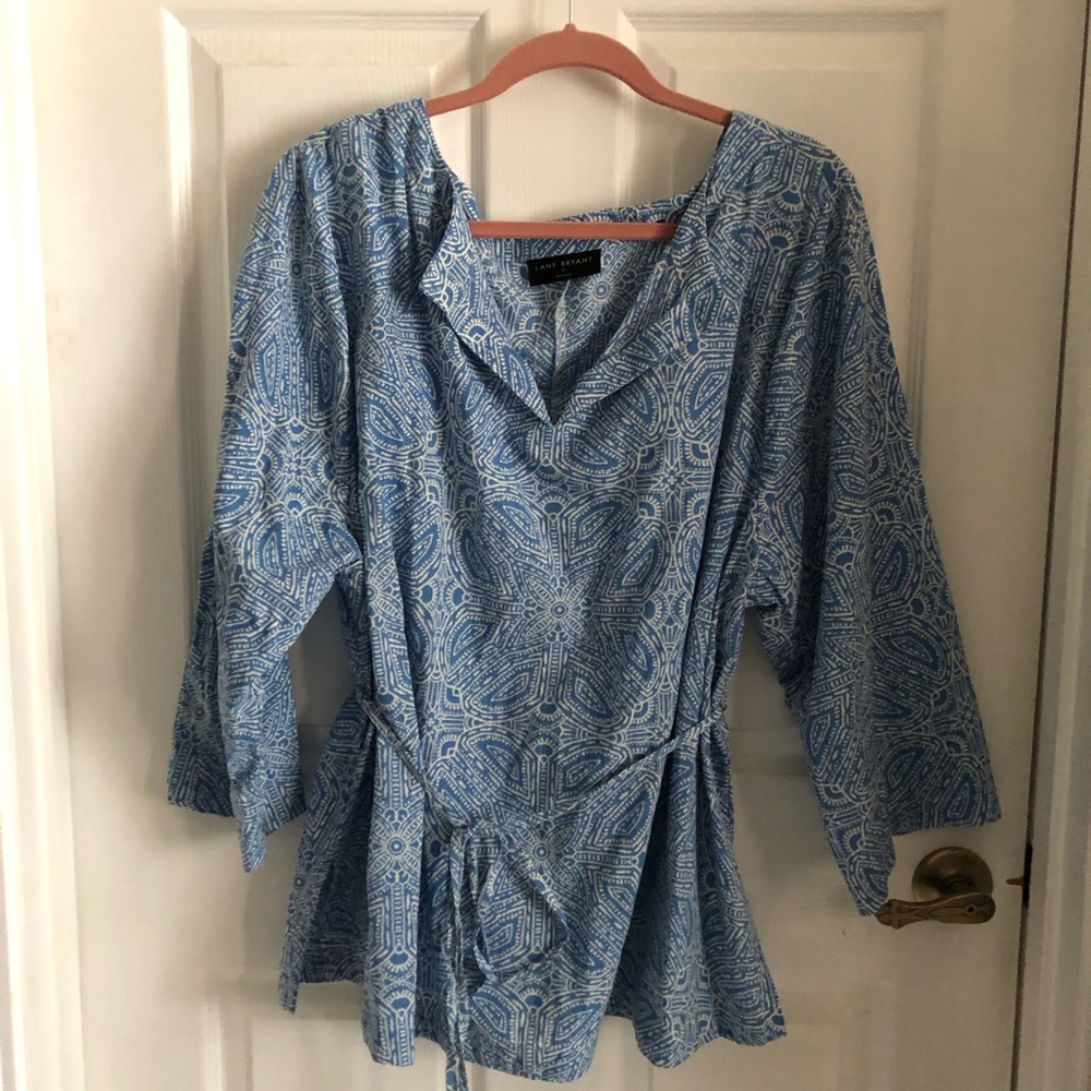 Lane Bryant tunic notch neck flap blue white paisley tile pattern tie waist